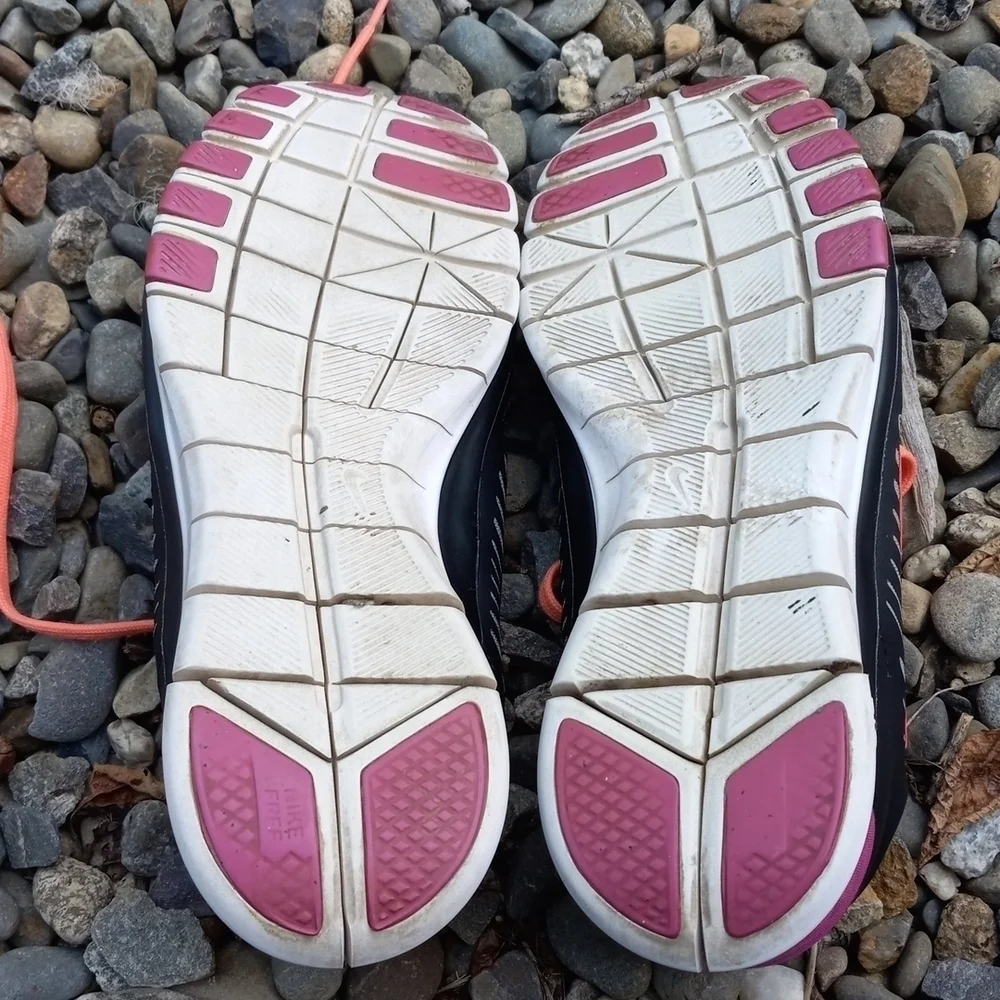 Nike free 3.0 sneakers size 7.5